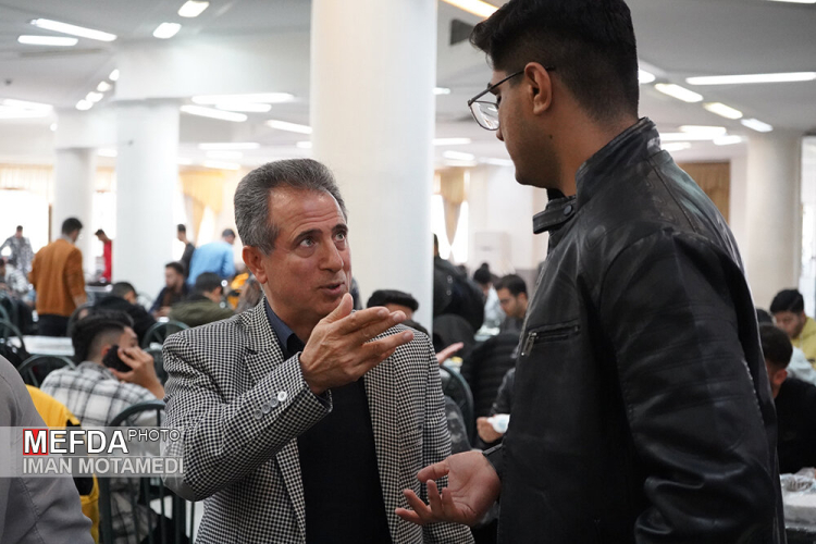 دکتر شریفی دانشگاه از سلف مرکزی و آشپزخانه