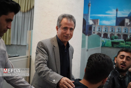 دکتر شریفی دانشگاه از سلف مرکزی و آشپزخانه