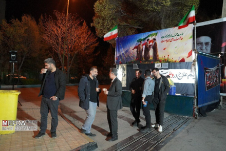 بازدید دکتر شریفی از موکب دانشگاه علوم پزشکی اصفهان در روزهای تجمعی مردمی