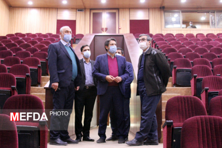دکتر کرباسی معاون فرهنگی دانشجویی دانشگاه علوم پزشکی اصفهان به همراه مدیران این حوزه از مجموعه فرهنگی دکتر علی شریعتی بازدید کردند.